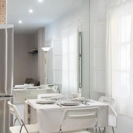 Apartamento Con Terraza En Sevilla Centro By Rent Me Exterior photo